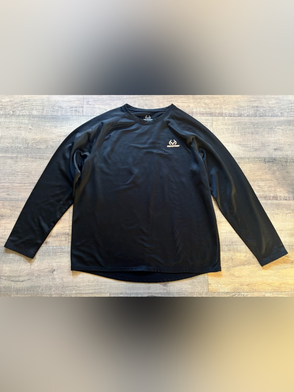 Realtree men’s size XL black solid print long sleeve fleece layer under shirt